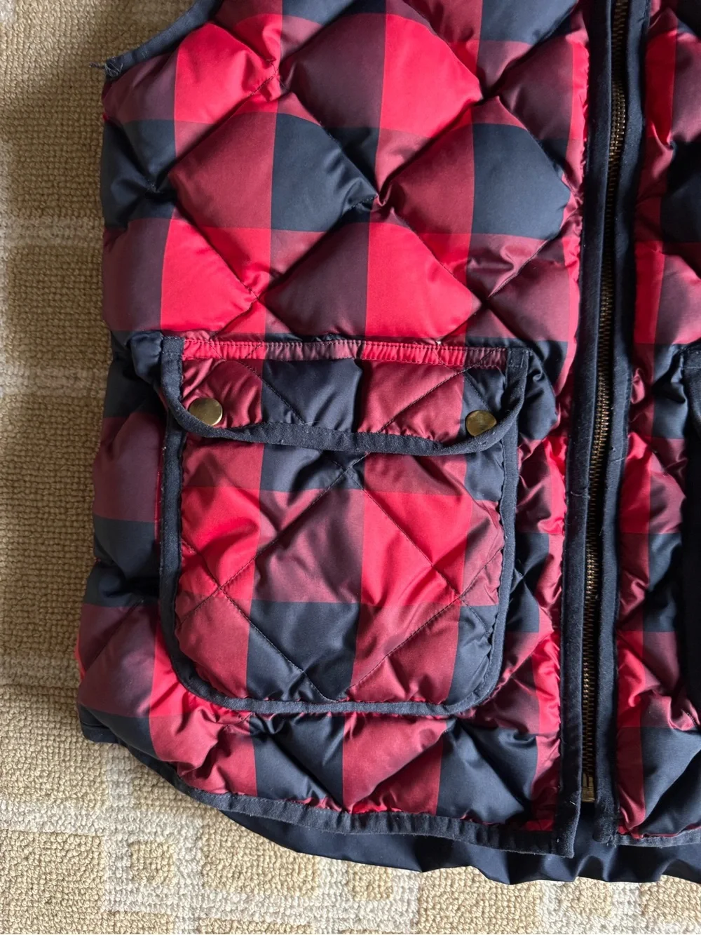 J. Crew Buffalo Plaid Down Puffer Vest Red Black Quilted Snap Pocket Medium